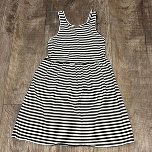 Old Navy sleeveless fit & flare black and white striped dress. Like new S (6/7)